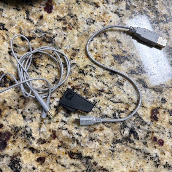 Bose QuietComfort 35 Series II QC35 Wireless Noise Cancelling Headphones Silver - Picture 5 of 7